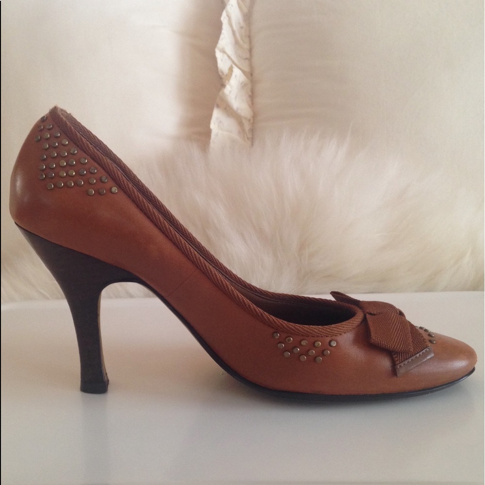 Cute Tan Leather Linea Paolo Bow Pumps